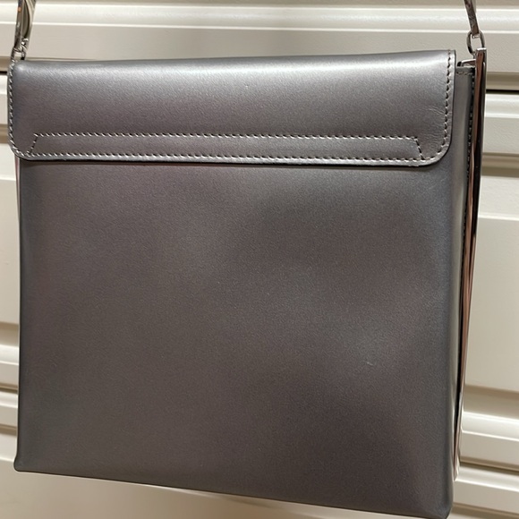 Silver Salvatore Ferragamo bag - Picture 4 of 9
